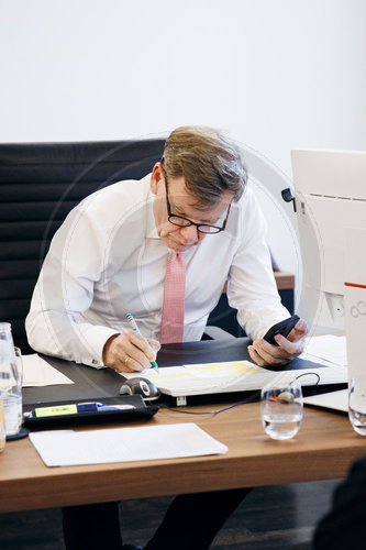 Johann Wadephul telefoniert mit Abbas Araghtschi