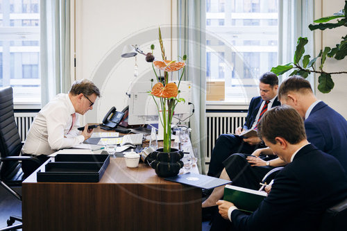 Johann Wadephul telefoniert mit Abbas Araghtschi