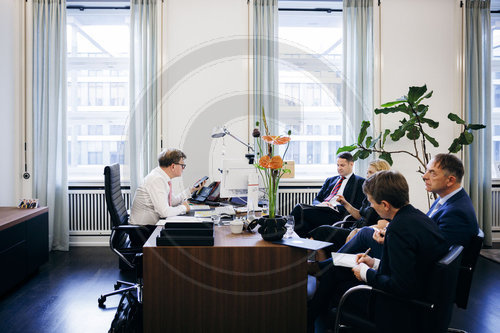 Johann Wadephul telefoniert mit Abbas Araghtschi