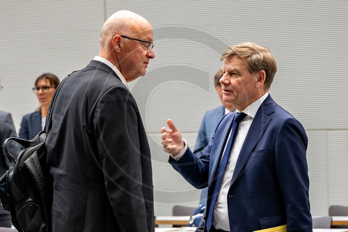 Wadephul waehrend Fraktionssitzung