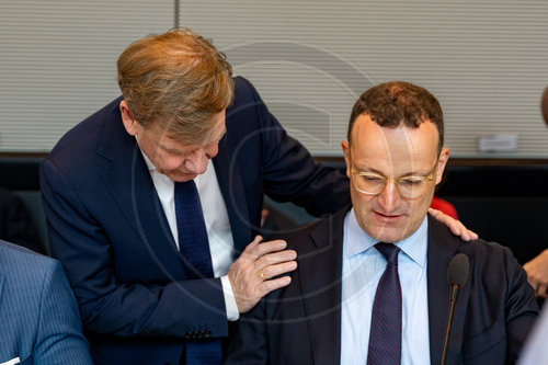 Wadephul und Spahn waehrend Fraktionssitzung