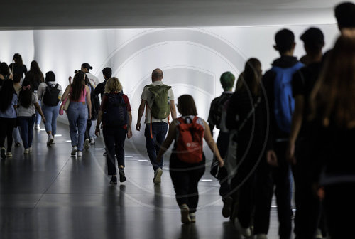 Besucher im Reichstag