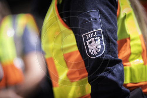 Zoll ueberprueft Schwarzarbeit