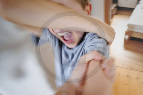 Gewalt gegen Kinder