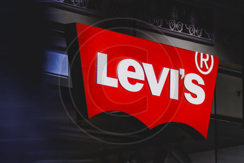 Levis