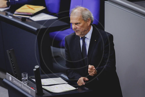 Deutscher Bundestag beraet ueber Haushalt 2025