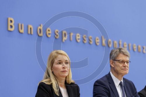 Evelyn Palla mit Verkehrsminister Schnieder