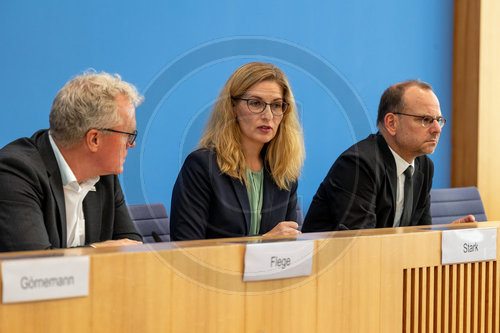 Dirk Flege, Sarah Stark und Tim Szent-Ivanyi,