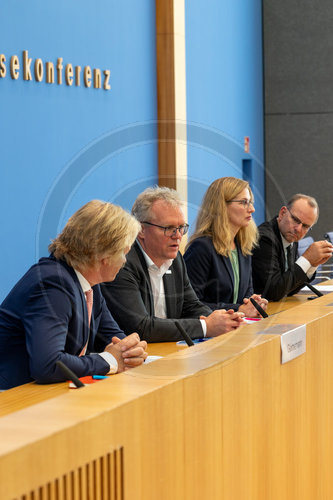 Jan Goernemann, Dirk Flege, Sarah Stark und Tim Szent-Ivanyi,