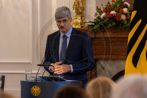 Prof. Dr. Marcus Llanque