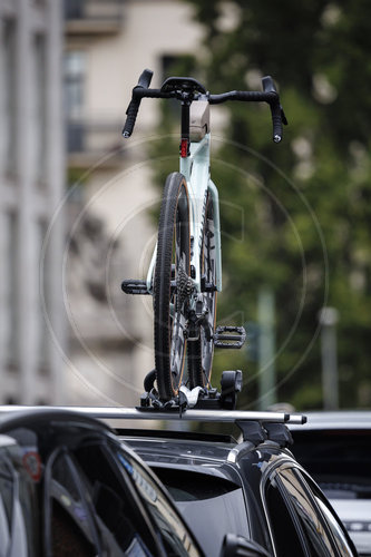 Dachfahrradtraeger auf einem Autodach
