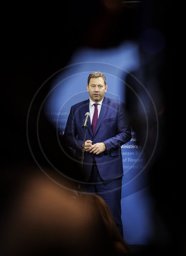 Stahlgipfel mit Betriebsraeten und Gewerkschaften