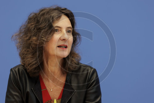 Sabine Kuhlmann