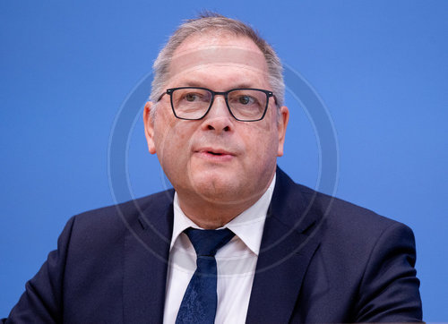 Prof. Dr. Karl Broich