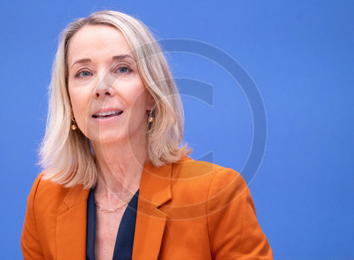 Stefanie Stoff-Ahnis