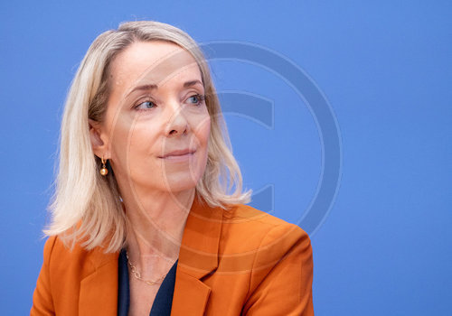 Stefanie Stoff-Ahnis