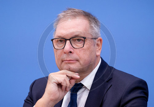 Prof. Dr. Karl Broich