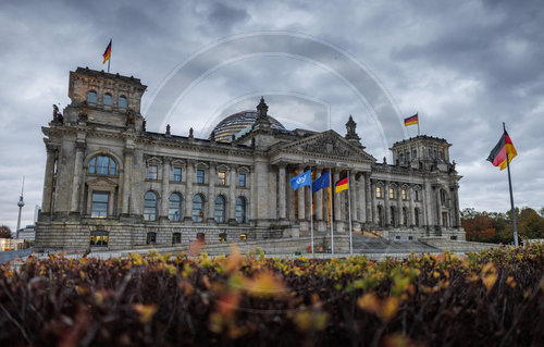 UN Flagge am Reichstag