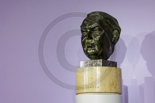 Ludwig-Erhard-Bueste