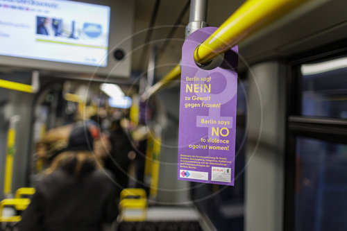 Kampagne Wir brechen das Schweigen zum Internationalen Tag gegen Gewalt an Frauen am 25. November