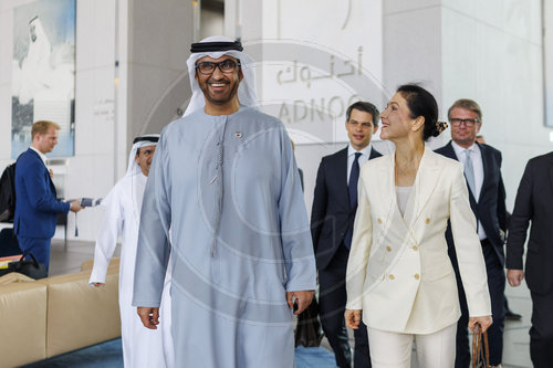 BM Reiche reist in die VAE und nach Katar