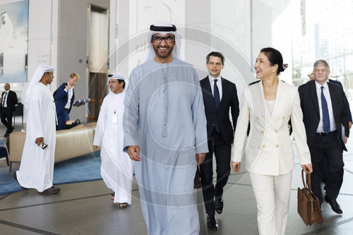 BM Reiche reist in die VAE und nach Katar