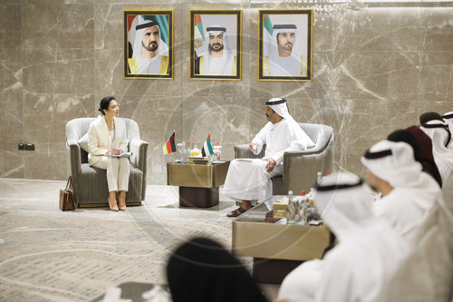 BM Reiche reist in die VAE und nach Katar