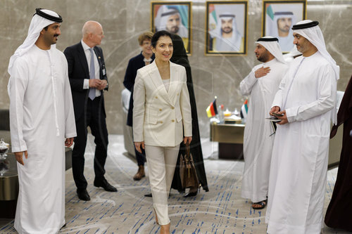 BM Reiche reist in die VAE und nach Katar