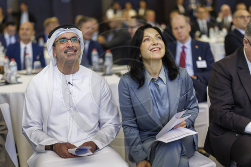 BM Reiche reist in die VAE und nach Katar