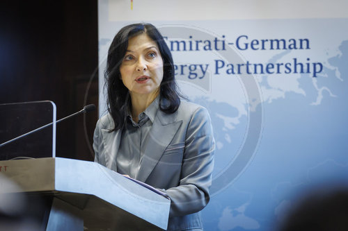 BM Reiche reist in die VAE und nach Katar