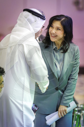 BM Reiche reist in die VAE und nach Katar