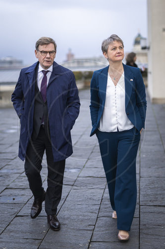 Johann Wadephul und Yvette Cooper
