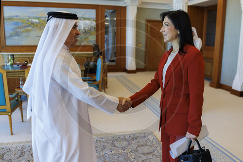 BM Reiche reist in die VAE und nach Katar