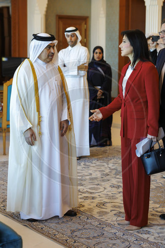 BM Reiche reist in die VAE und nach Katar