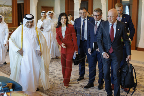 BM Reiche reist in die VAE und nach Katar