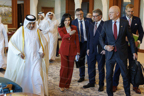 BM Reiche reist in die VAE und nach Katar