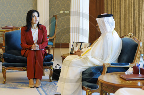 BM Reiche reist in die VAE und nach Katar