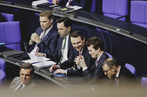 Bundestag beraet ueber Rentenpaket