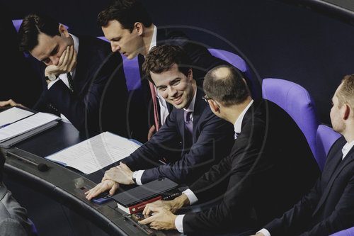 Bundestag beraet ueber Rentenpaket