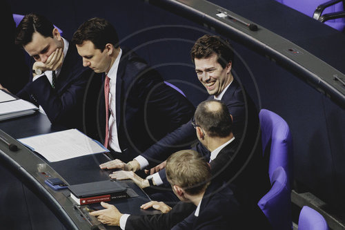Bundestag beraet ueber Rentenpaket