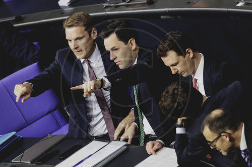 Bundestag beraet ueber Rentenpaket