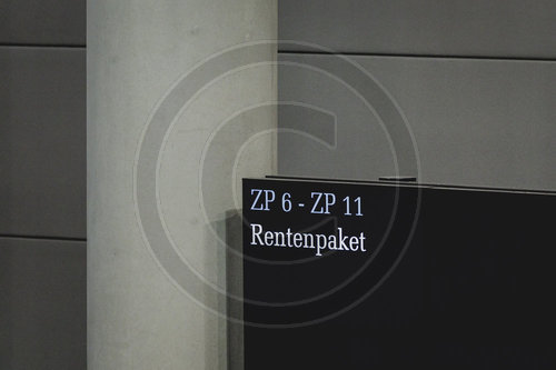 Bundestag beraet ueber Rentenpaket