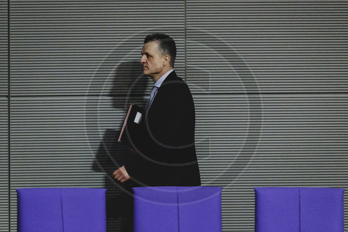 Bundestag beraet ueber Rentenpaket