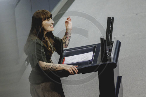 Bundestag beraet ueber Rentenpaket