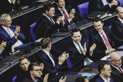 Bundestag beraet ueber Rentenpaket