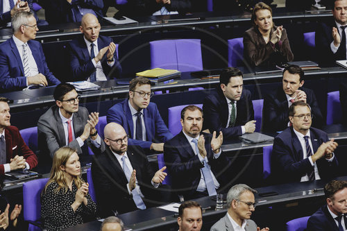 Bundestag beraet ueber Rentenpaket