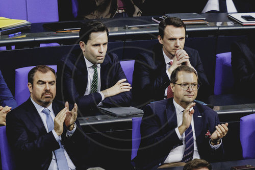 Bundestag beraet ueber Rentenpaket