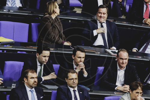 Bundestag beraet ueber Rentenpaket