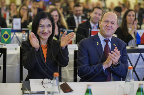 BM Reiche reist nach Israel