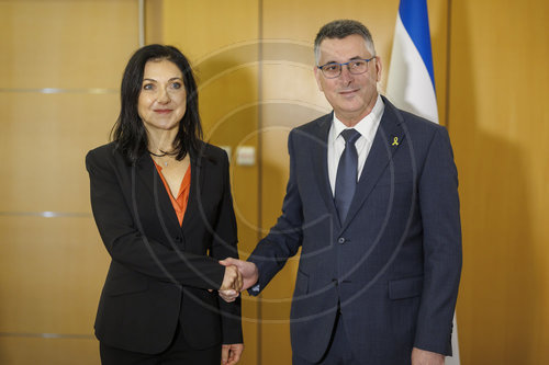 BM Reiche reist nach Israel